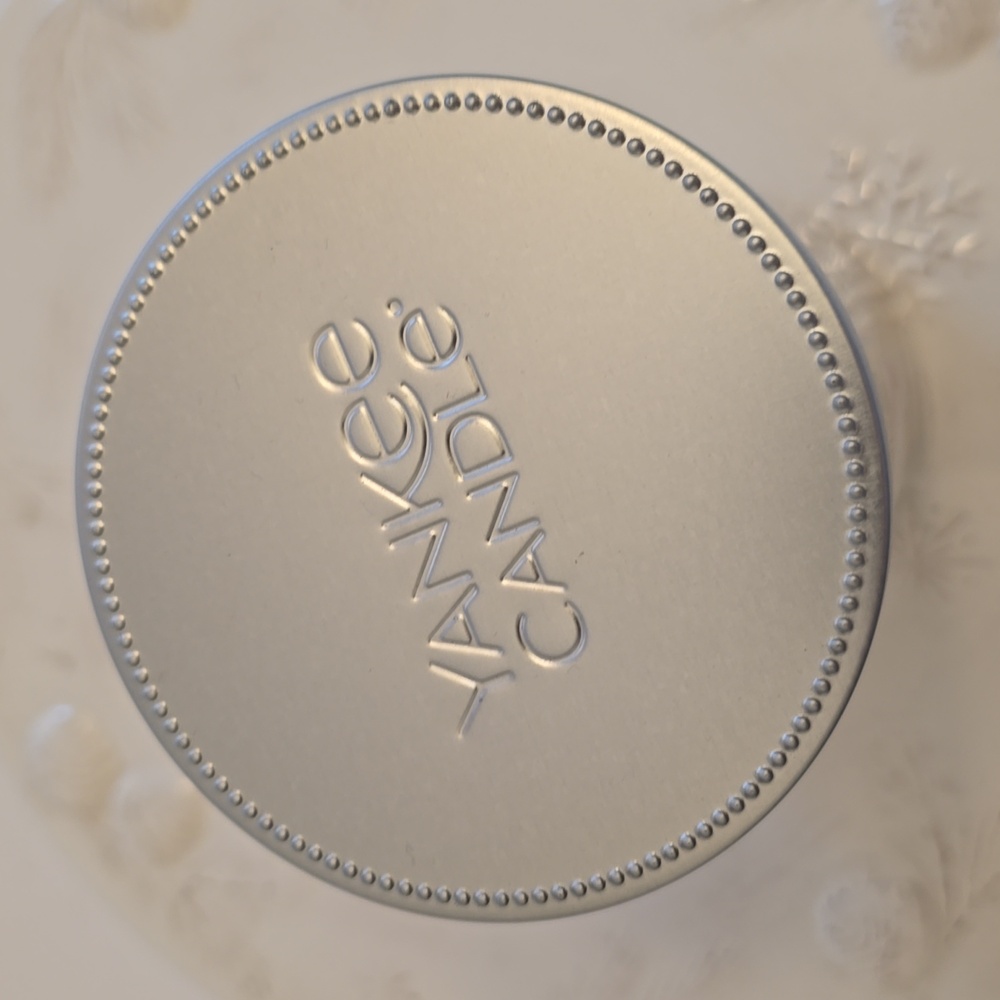 New Yankee Candle Vanilla Cupcake Dual Wick Tumbler 22 oz - Picture 5 of 10